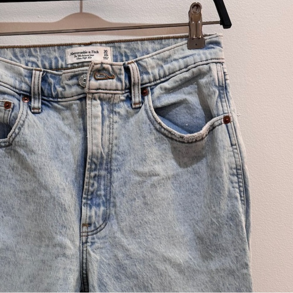 Abercrombie & Fitch 90’s Relaxed Jeans